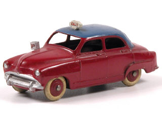 Lot 235 - DINKY TOYS (FRANCE) (1)