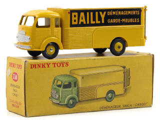 Lot 561 - DINKY TOYS FRANCE (1)