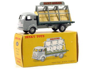 Lot 563 - DINKY TOYS FRANCE (1)