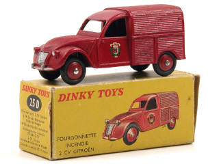 Lot 553 - DINKY TOYS FRANCE (1)
