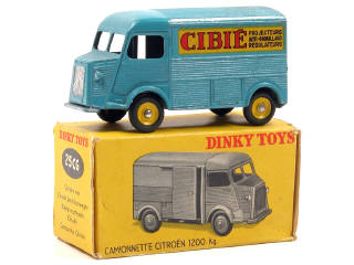 Lot 551 - DINKY TOYS (FRANCE) (1)