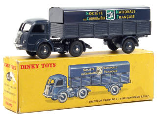 Lot 556 - DINKY TOYS FRANCE (1)