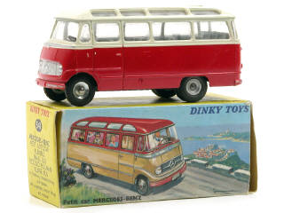 Lot 584 - DINKY TOYS FRANCE (1)