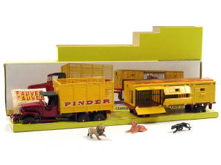 Lot 603 - DINKY TOYS FRANCE (1)
