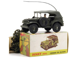 Lot 623 - DINKY TOYS FRANCE (1)