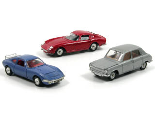 Lot 656 - DINKY TOYS FRANCE (3)