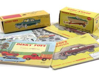 Lot 666 - DINKY TOYS (6)