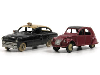 Lot 639 - DINKY TOYS FRANCE (2)