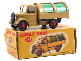 Lot 829 - DINKY TOYS GB (1)
