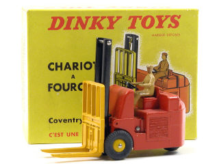 Lot 892 - DINKY TOYS FRANCE (1)