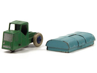 Lot 1055 - DINKY TOYS GB (2)