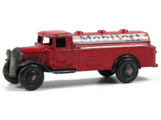 Lot 1005 - DINKY TOYS GB (1)