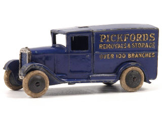 Lot 1016 - DINKY TOYS GB (1)