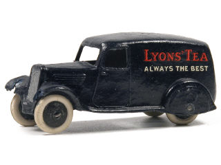 Lot 1019 - DINKY TOYS GB (1)