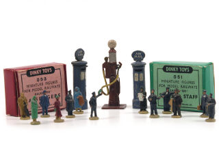 Lot 1134 - DINKY TOYS GB (5)