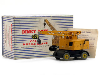 Lot 1113 - DINKY TOYS (GB) (1)