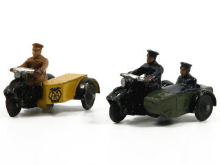 Lot 1076 - DINKY TOYS (GB) (2)