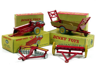 Lot 1122 - DINKY TOYS (GB) (4)
