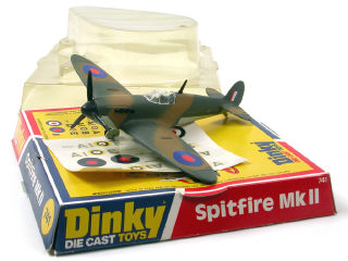Lot 124 - DINKY TOYS GB (1)