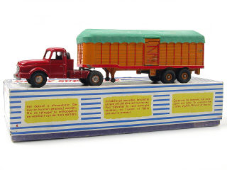 Lot 332 - DINKY TOYS (FRANCE) (1)