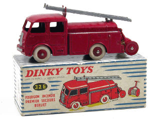Lot 304 - DINKY TOYS (FRANCE) (1)