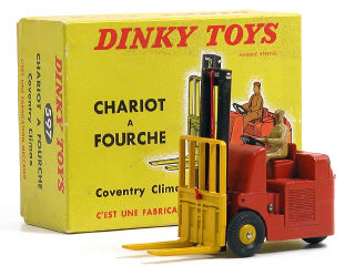 Lot 358 - DINKY TOYS (FRANCE) (1)