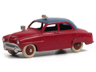 Lot 204 - DINKY TOYS (FRANCE) (1)
