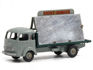 Lot 317 - DINKY TOYS FRANCE (1)