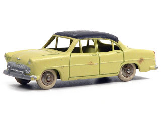 Lot 217 - DINKY TOYS (FRANCE) (1)