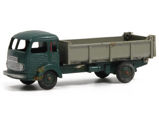 Lot 314 - DINKY TOYS (FRANCE) (1)