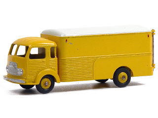 Lot 311 - DINKY TOYS FRANCE (1)