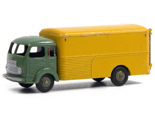 Lot 308 - DINKY TOYS (FRANCE) (1)