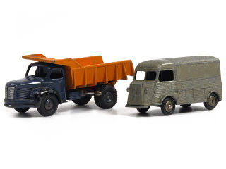 Lot 439 - DINKY TOYS FRANCE (2)
