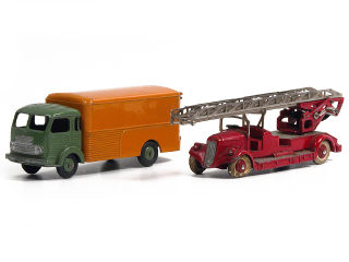 Lot 449 - DINKY TOYS (FRANCE) (2)