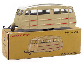 Lot 266 - DINKY TOYS FRANCE (1)