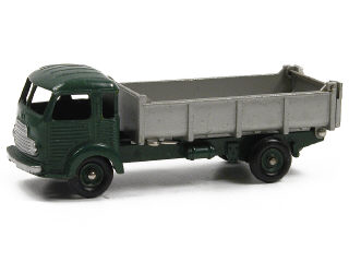 Lot 312 - DINKY TOYS FRANCE (1)