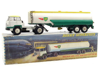 Lot 370 - DINKY TOYS (FRANCE) (1)