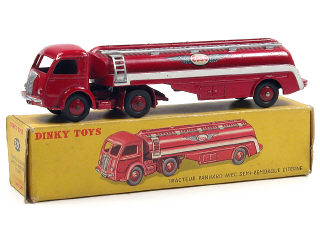 Lot 295 - DINKY TOYS (FRANCE) (1)