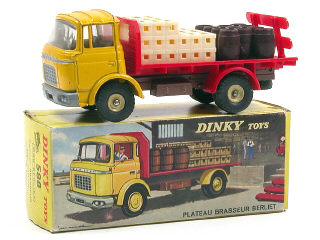 Lot 364 - DINKY TOYS FRANCE (1)