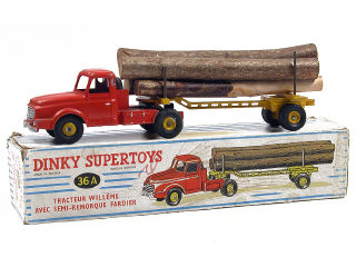 Lot 327 - DINKY TOYS (FRANCE) (1)