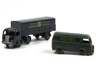 Lot 437 - DINKY TOYS (FRANCE) (2)