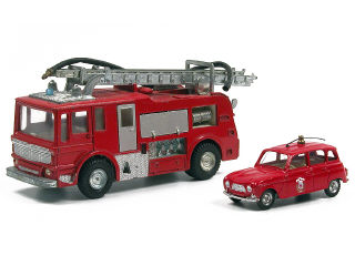 Lot 485 - DINKY TOYS (2)
