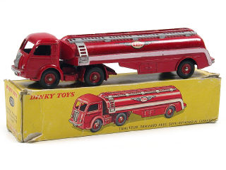 Lot 298 - DINKY TOYS (FRANCE) (1)
