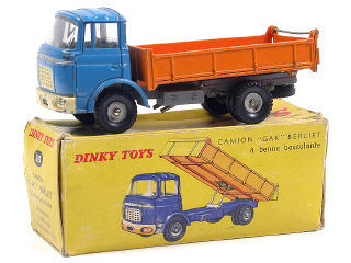 Lot 361 - DINKY TOYS (FRANCE) (1)
