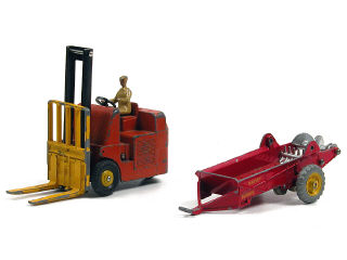Lot 487 - DINKY TOYS (2)