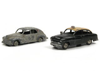 Lot 415 - DINKY TOYS (FRANCE) (2)