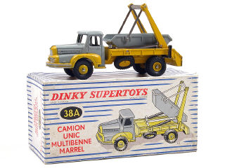 Lot 335 - DINKY TOYS (FRANCE) (1)