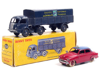 Lot 418 - DINKY TOYS (FRANCE) (2)