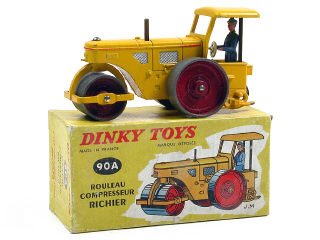 Lot 353 - DINKY TOYS (FRANCE) (1)