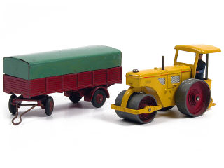 Lot 463 - DINKY TOYS (FRANCE) (2)